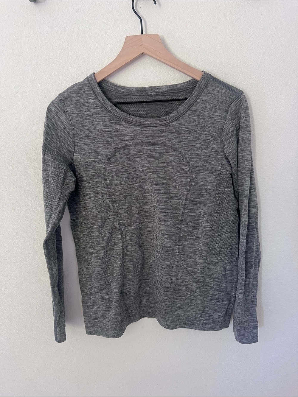 lululemon athletica Gray Long-Sleeve run swiftly Crew Neck Tee
